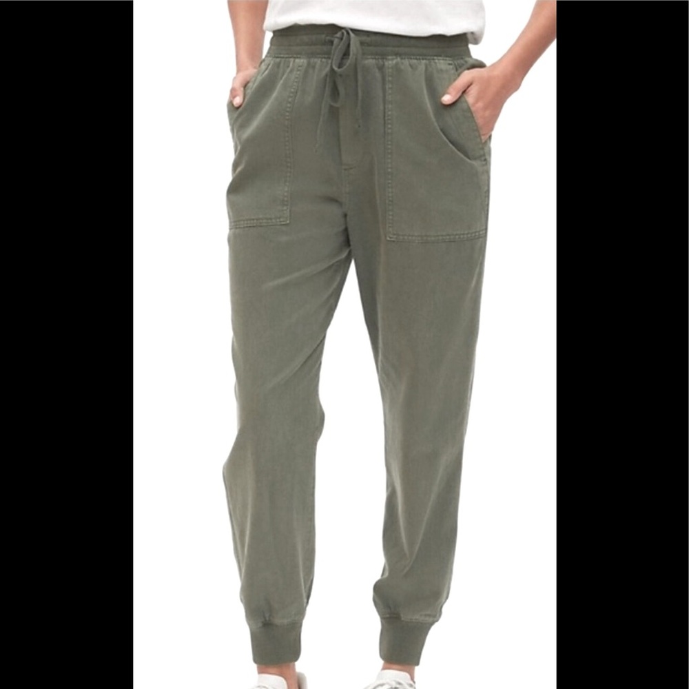 Gap Utility Joggers size Large